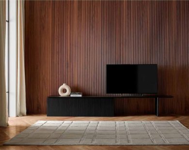 faire-disparaitre-sa-tv-sans-en-changer-mur-parement-bois