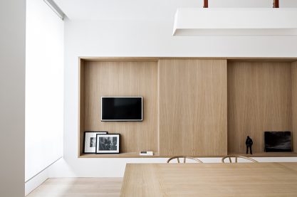 faire-disparaitre-sa-tv-sans-en-changer-subtile-composition-architecturale